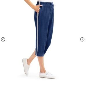 Freedom Zone Fit Side Stripe Knit Capris Size M and L NWOT